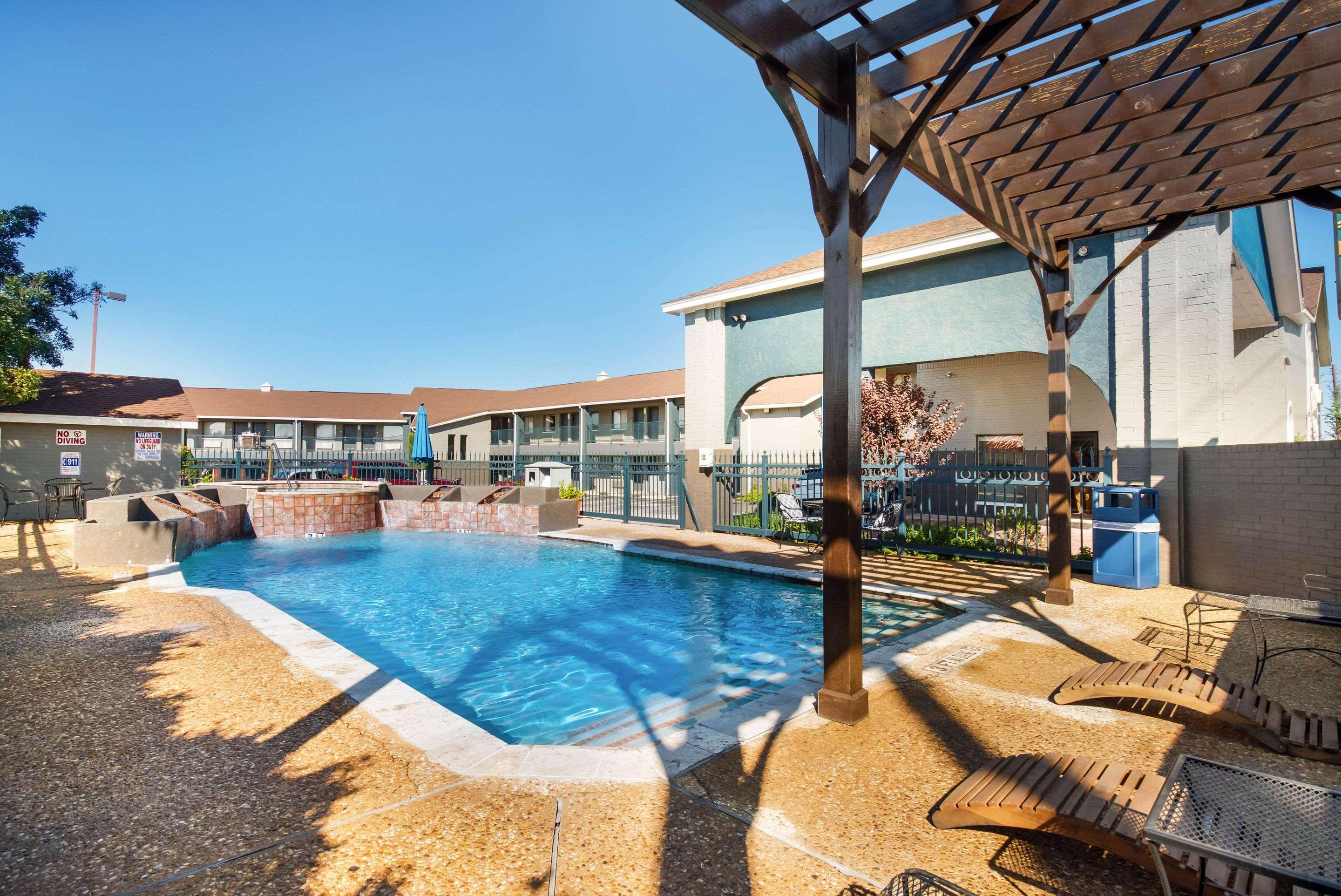Quality Inn Near Lake Marble Falls Exterior photo
