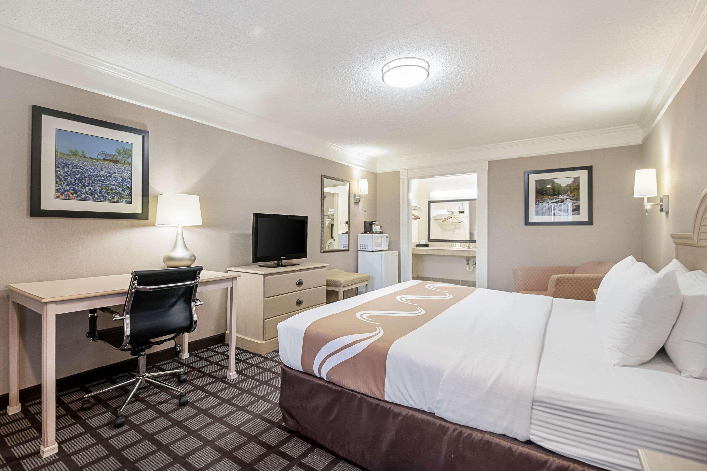 Quality Inn Near Lake Marble Falls Exterior photo